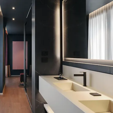 Eurostars La Hotell 5*